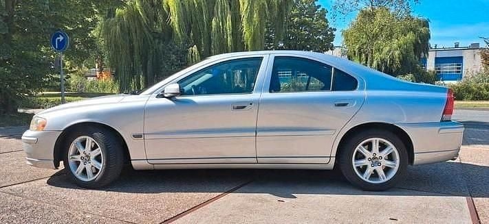 Gebruikt 2005 Volvo S60 Sedan | € 3.650 (Iets duurder) - Afbeelding 1/4
