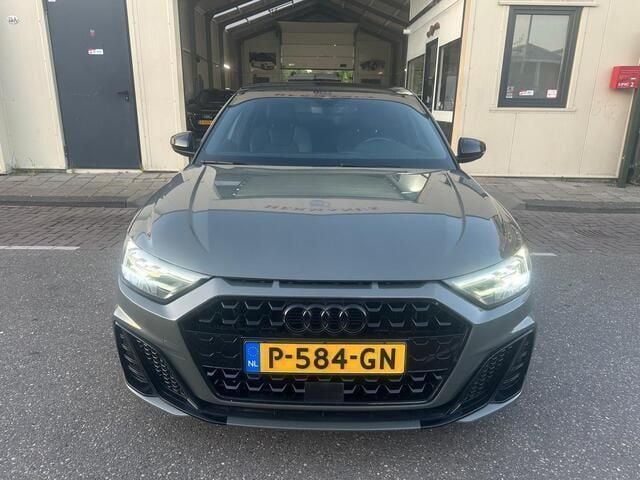 Grijs Gebruikt 2019 Audi A1 Sportback S-Line Hatchback | € 19.500 (Eerlijke prijs) - Afbeelding 1/4