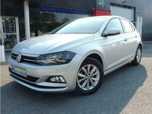 Grijs Gebruikt 2018 VW Polo Highline Sedan | € 16.300 (Eerlijke prijs) - Afbeelding 1/4
