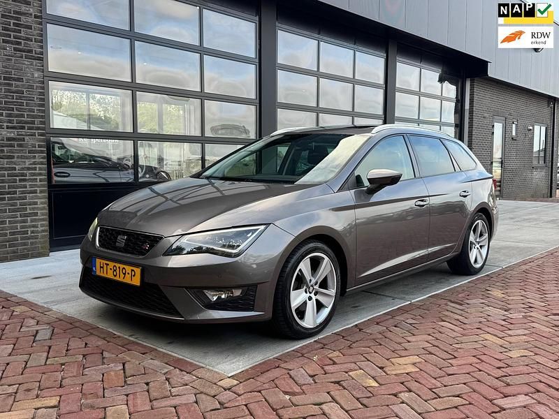 Grijs Gebruikt 2015 Seat Leon CONNECT Stationwagen | € 12.975 (Iets duurder) - Afbeelding 1/4