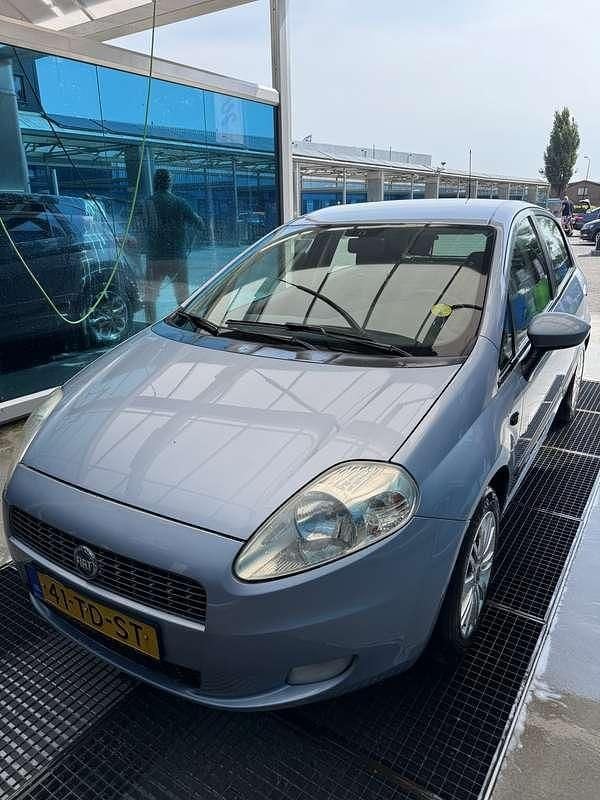 Blauw Gebruikt 2006 Fiat Punto Hatchback | € 1.795 (Iets duurder) - Afbeelding 1/4