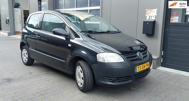 Zwart Gebruikt 2006 VW Fox Trendline Hatchback | € 599 (Goede deal) - Afbeelding 1/4