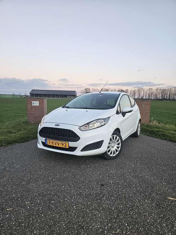 Wit Occasion 2013 Ford Fiesta Style Hatchback | € 3.000 (Super prijs) - Afbeelding 1/4