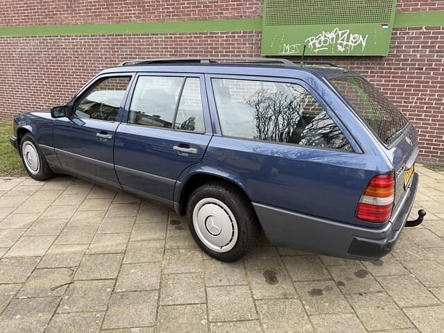 Occasion Mercedes E200 113 PK (83 kW) 1988 Blauw Stationwagen