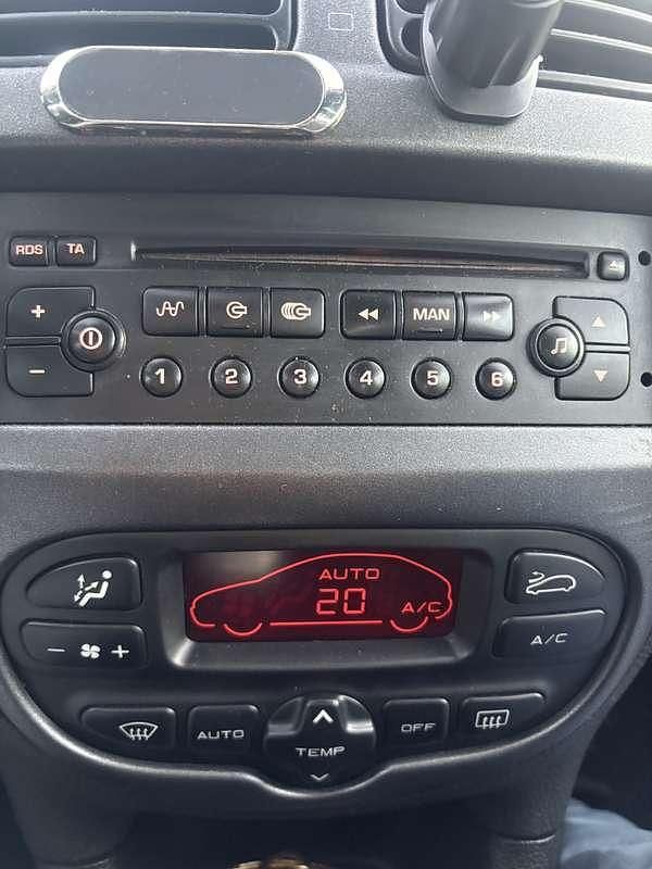 Zwart Gebruikt 2004 Peugeot 206 Hatchback | € 1.300 (Eerlijke prijs) - Afbeelding 1/4