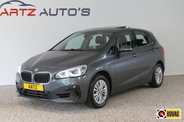 Grijs Gebruikt 2019 BMW 218 Executive Stationwagen | € 17.999 (Super prijs) - Afbeelding 1/4