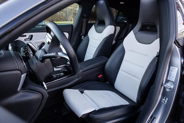 Occasion Mercedes CLA200 Premium Plus 165 PK (121 kW) 2021 Grijs Sedan