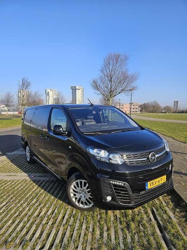Zwart Occasion 2021 Opel Vivaro-e Combi Van | € 14.995 (Super prijs) - Afbeelding 1/4