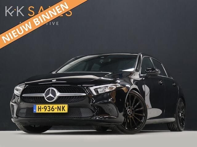 Zwart Gebruikt 2020 Mercedes A160 Business Hatchback | € 17.940 (Eerlijke prijs) - Afbeelding 1/4