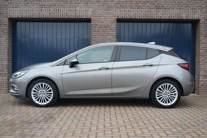 Occasion Opel Astra Business 150 PK (110 kW) 2016 Bruin Hatchback