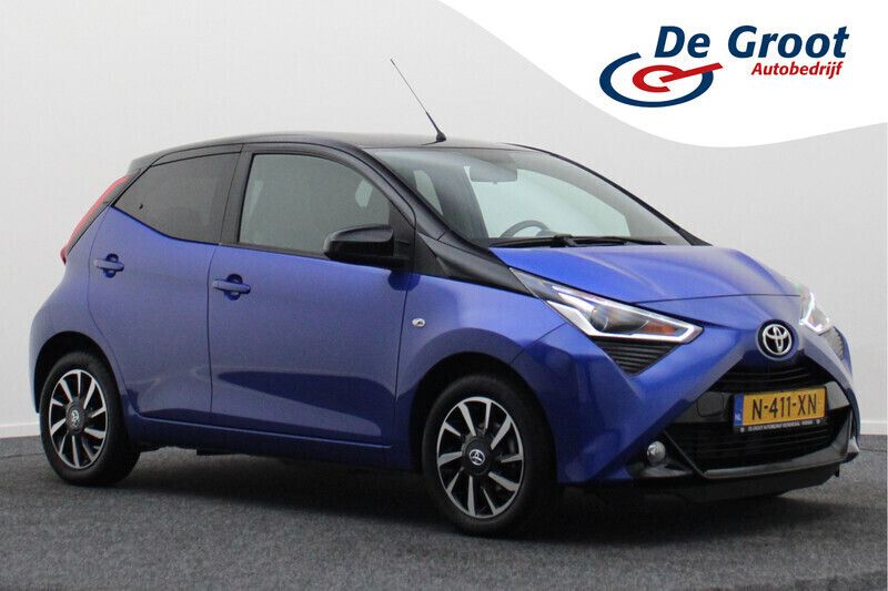 Blauw Gebruikt 2022 Toyota Aygo X-cite Hatchback | € 13.950 (Goede deal) - Afbeelding 1/4