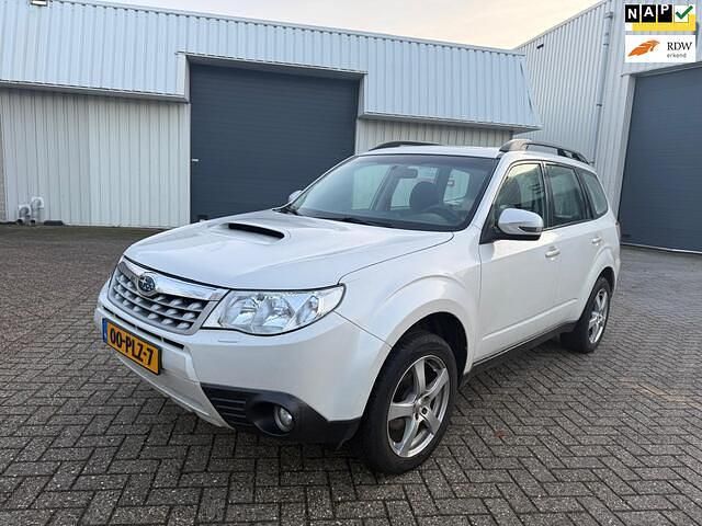 Wit Occasion 2011 Subaru Forester Premium SUV | € 4.495 (Duur) - Afbeelding 1/4