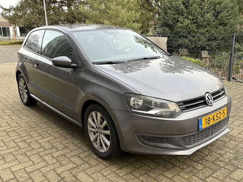 Occasion VW Polo Comfortline 86 PK (63 kW) 2010 Grijs Sedan