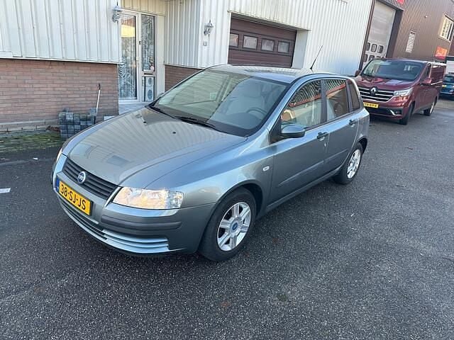 Occasion Fiat Stilo Young 95 PK (69 kW) 2006 Grijs Hatchback