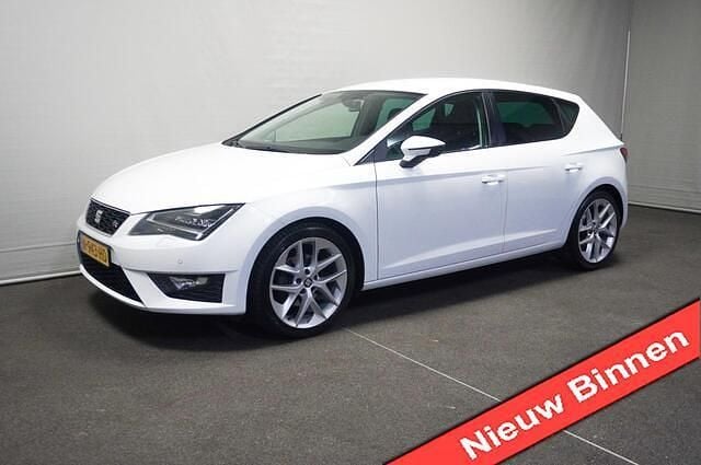 Wit Gebruikt 2016 Seat Leon Business Hatchback | € 7.950 (Super prijs) - Afbeelding 1/4