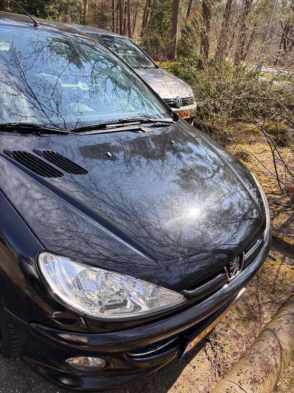 Zwart Gebruikt 2009 Peugeot 206 Hatchback | € 2.000 (Eerlijke prijs) - Afbeelding 1/4