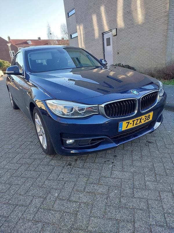 Blauw Gebruikt 2014 BMW 320 Executive Hatchback | € 8.350 (Goede deal) - Afbeelding 1/4