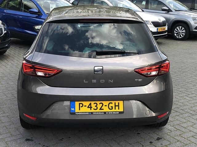 Occasion Seat Leon Business 110 PK (80 kW) 2017 Grijs Hatchback