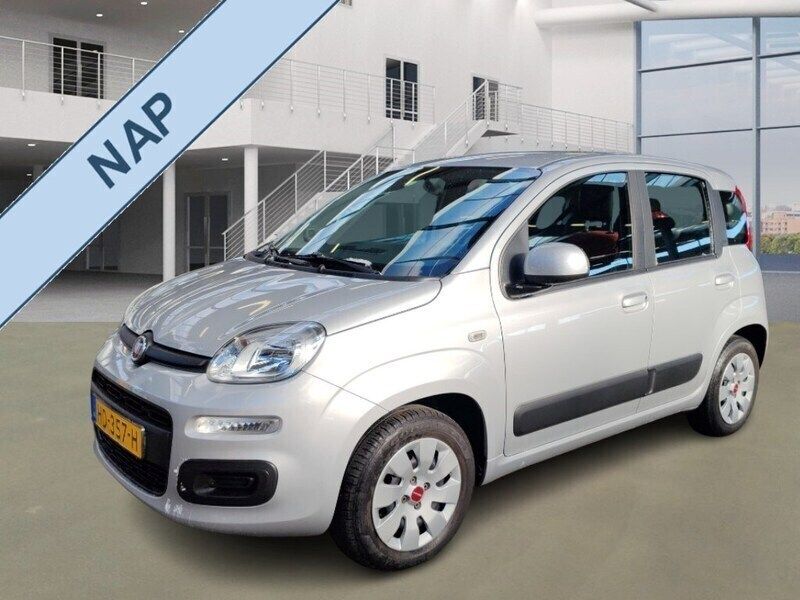 Grijs Gebruikt 2015 Fiat Panda Hatchback | € 8.450 (Iets duurder) - Afbeelding 1/4