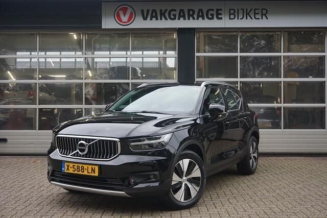 Zwart Gebruikt 2020 Volvo XC40 Business Edition SUV | € 27.950 (Eerlijke prijs) - Afbeelding 1/4