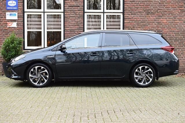Occasion Toyota Auris Touring Sports Executive 99 PK (72 kW) 2016 Zwart Stationwagen
