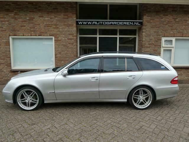 Occasion Mercedes E500 Avantgarde 306 PK (225 kW) 2005 Grijs, metallic lak Stationwagen