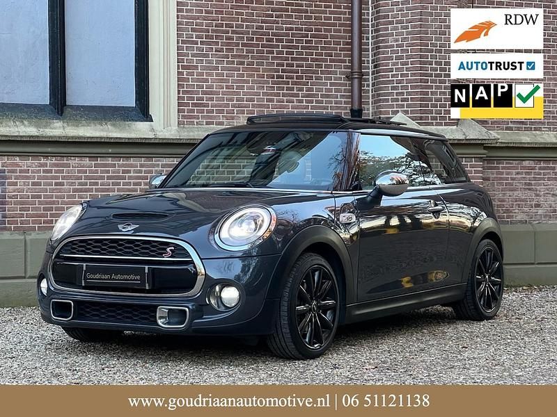 Grijs (metallic) Gebruikt 2015 Mini Cooper S Chili Hatchback | € 13.950 (Super prijs) - Afbeelding 1/4
