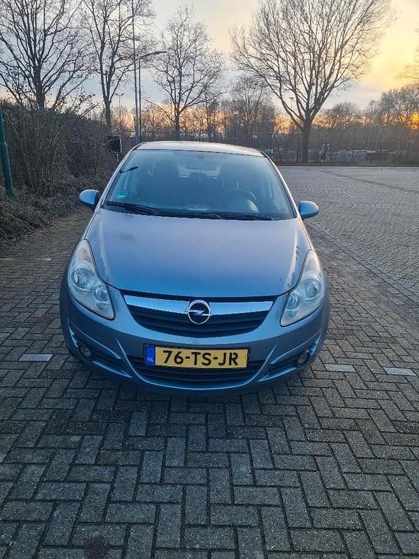 Occasion Opel Corsa Enjoy 90 PK (66 kW) 2007 Zilver Hatchback