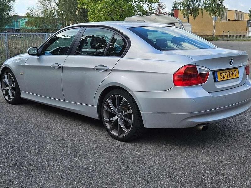 Grijs Gebruikt 2007 BMW 318 Executive Sedan | € 3.950 (Super prijs) - Afbeelding 1/4