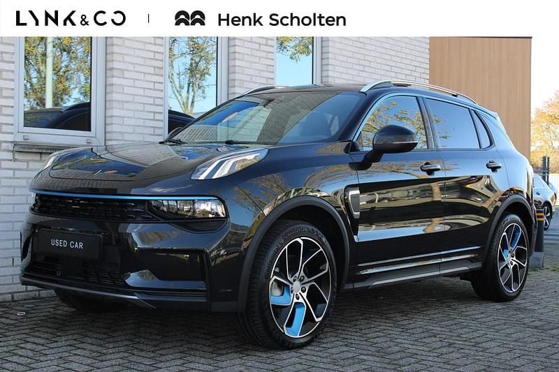 Zwart Gebruikt 2023 Lynk & Co 01 SUV | € 28.750 (Iets duurder) - Afbeelding 1/3