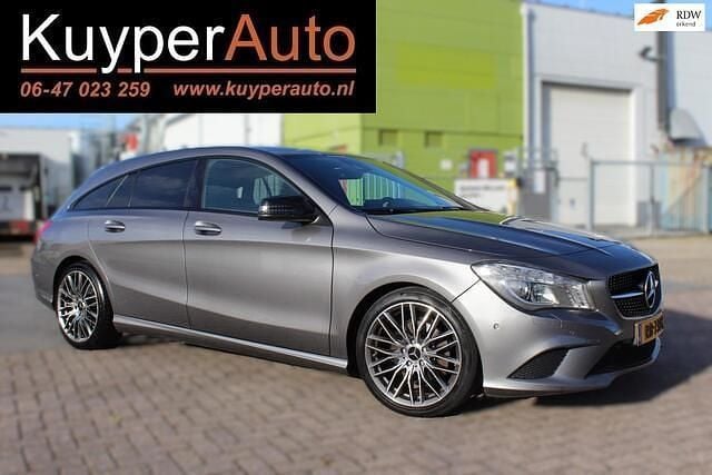Grijs, metallic lak Gebruikt 2016 Mercedes CLA220 Shooting Brake OrangeArt Edition Stationwagen | € 11.975 - Afbeelding 1/4