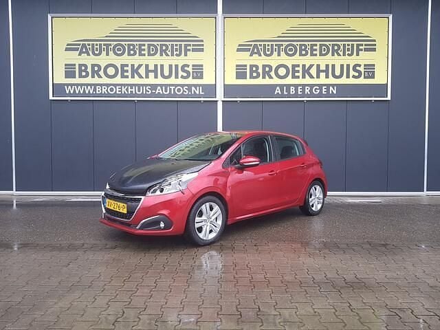 Rood (metallic) Occasion 2019 Peugeot 208 Signature Sky Hatchback | € 4.200 - Afbeelding 1/4