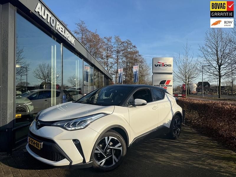 Wit Occasion 2024 Toyota C-HR Executive SUV | € 25.995 (Super prijs) - Afbeelding 1/4