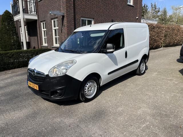 Wit Gebruikt 2014 Opel Combo MPV | € 3.250 (Eerlijke prijs) - Afbeelding 1/4