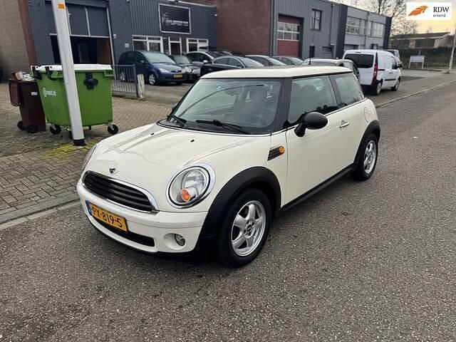 Wit Gebruikt 2010 Mini ONE Hatchback | € 3.100 (Eerlijke prijs) - Afbeelding 1/4