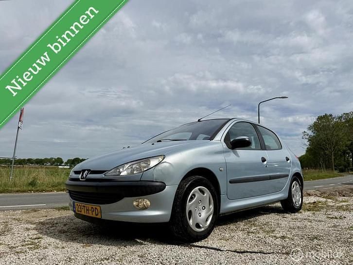 Gebruikt 2002 Peugeot 206 Premium | € 1.495 (Eerlijke prijs) - Afbeelding 1/1