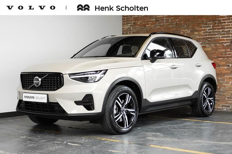 Bruin Occasion 2025 Volvo XC40 Plus SUV | € 44.950 (Iets duurder) - Afbeelding 1/3