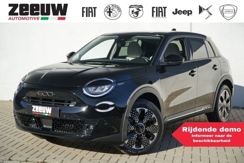 Zwart Gebruikt 2024 Fiat 600 La Prima SUV | € 31.450 (Eerlijke prijs) - Afbeelding 1/4