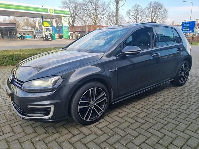 Occasion VW Golf VII GTE 150 PK (110 kW) 2015 Grijs (metallic) Hatchback