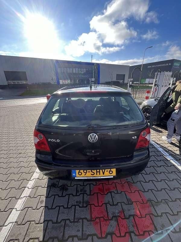 Zwart Gebruikt 2001 VW Polo Hatchback | € 950 (Eerlijke prijs) - Afbeelding 1/4
