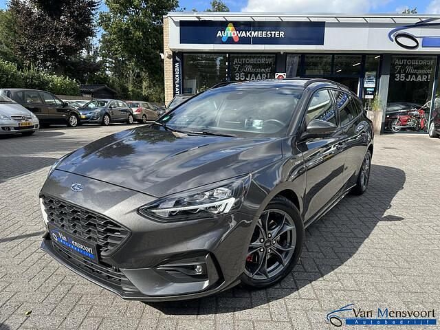 Grijs Gebruikt 2018 Ford Focus Business Edition Stationwagen | € 20.950 (Iets duurder) - Afbeelding 1/4