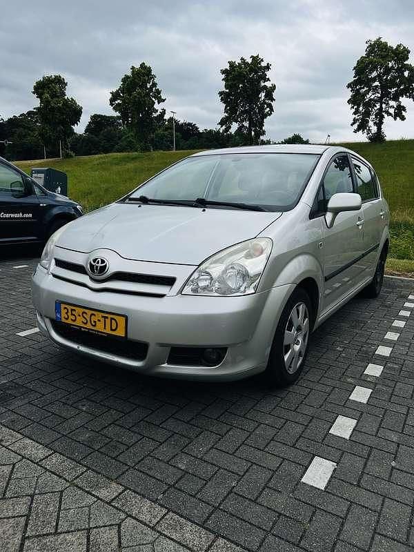 Grijs Gebruikt 2006 Toyota Corolla Verso Sol MPV | € 3.250 (Eerlijke prijs) - Afbeelding 1/4