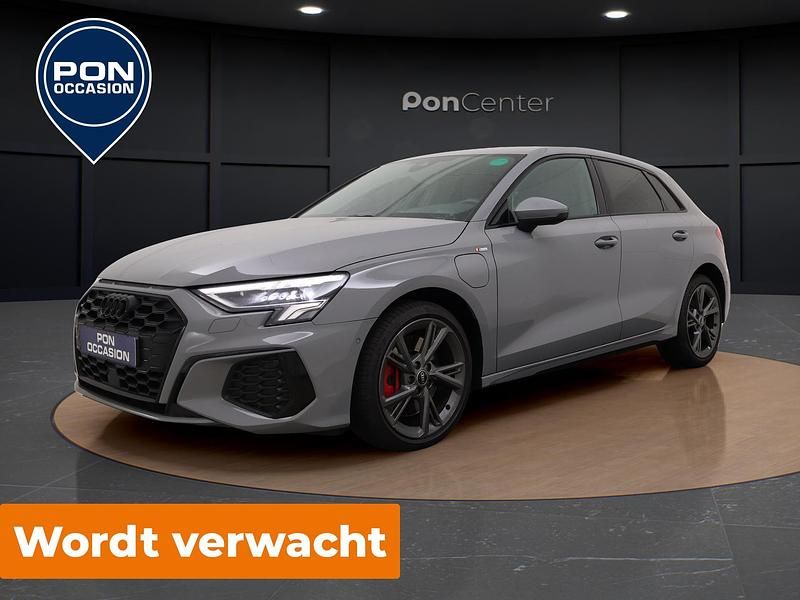 Grijs Gebruikt 2022 Audi A3 Sportback Competition Hatchback | € 34.450 (Eerlijke prijs) - Afbeelding 1/3