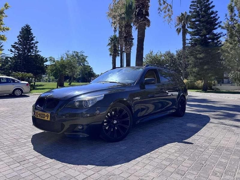 Zwart Gebruikt 2005 BMW 530 Stationwagen | € 8.295 (Eerlijke prijs) - Afbeelding 1/4