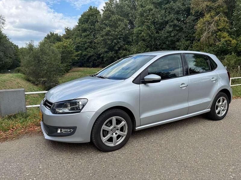Zilver Occasion 2014 VW Polo Edition Hatchback | € 6.695 (Goede deal) - Afbeelding 1/4