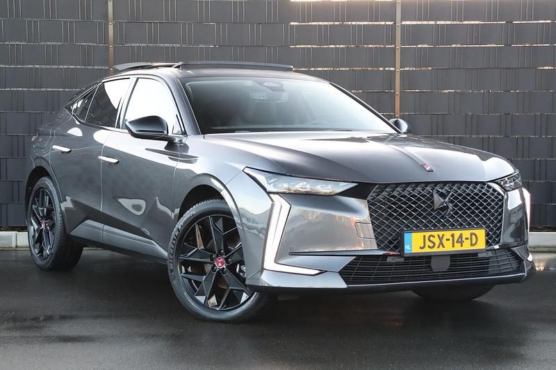 Occasion DS Automobiles DS4 Performance Line Plus 131 PK (96 kW) 2023 Grijs Hatchback