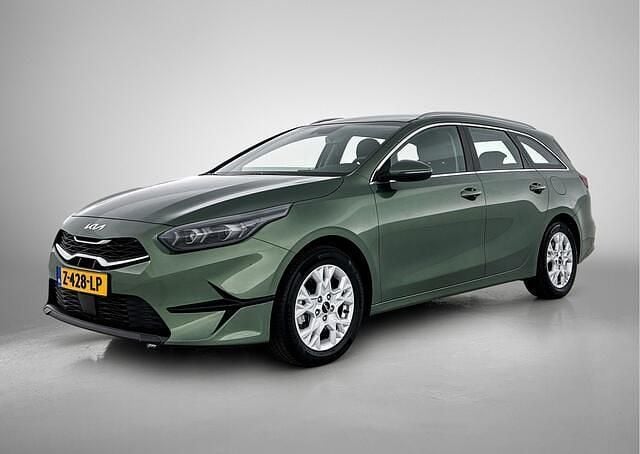 Groen Gebruikt 2024 Kia Ceed Sportswagon Stationwagen | € 24.945 (Iets duurder) - Afbeelding 1/4