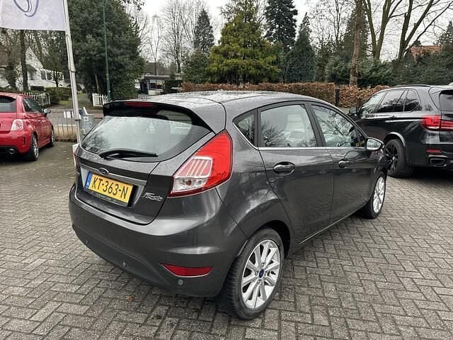 Occasion Ford Fiesta Titanium 101 PK (74 kW) 2016 Grijs Hatchback
