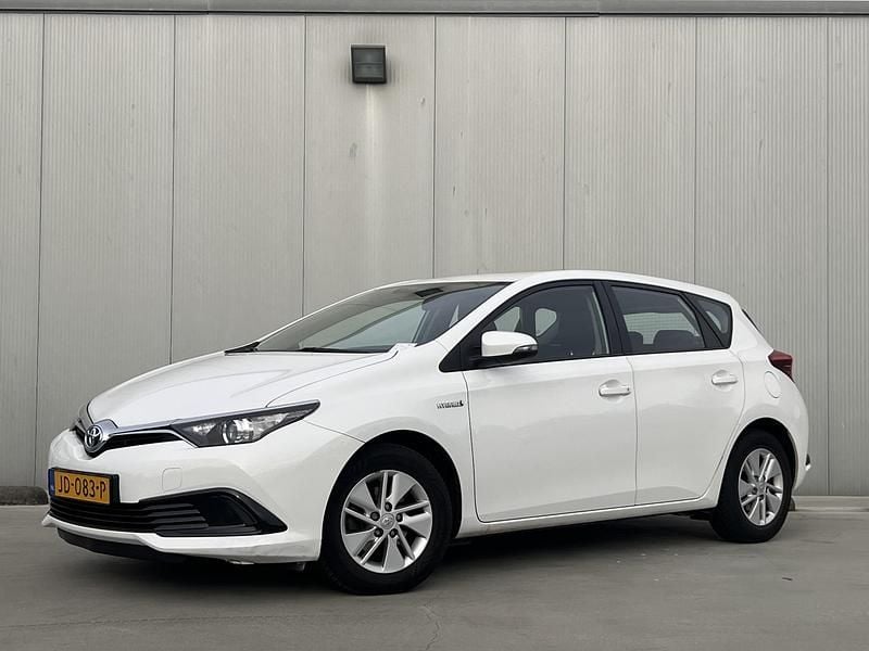 Wit Gebruikt 2016 Toyota Auris Hatchback | € 14.999 (Eerlijke prijs) - Afbeelding 1/3