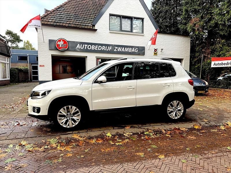 Wit Occasion 2013 VW Tiguan R-line SUV | € 12.750 (Goede deal) - Afbeelding 1/4